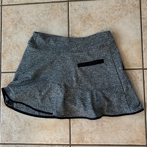 Olaya Sport Skirt Gray Golf Tennis Skort with black trim & details, Sz XS - Picture 5 of 8